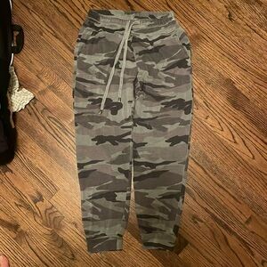 Extra soft and comfy splendid camo joggers!